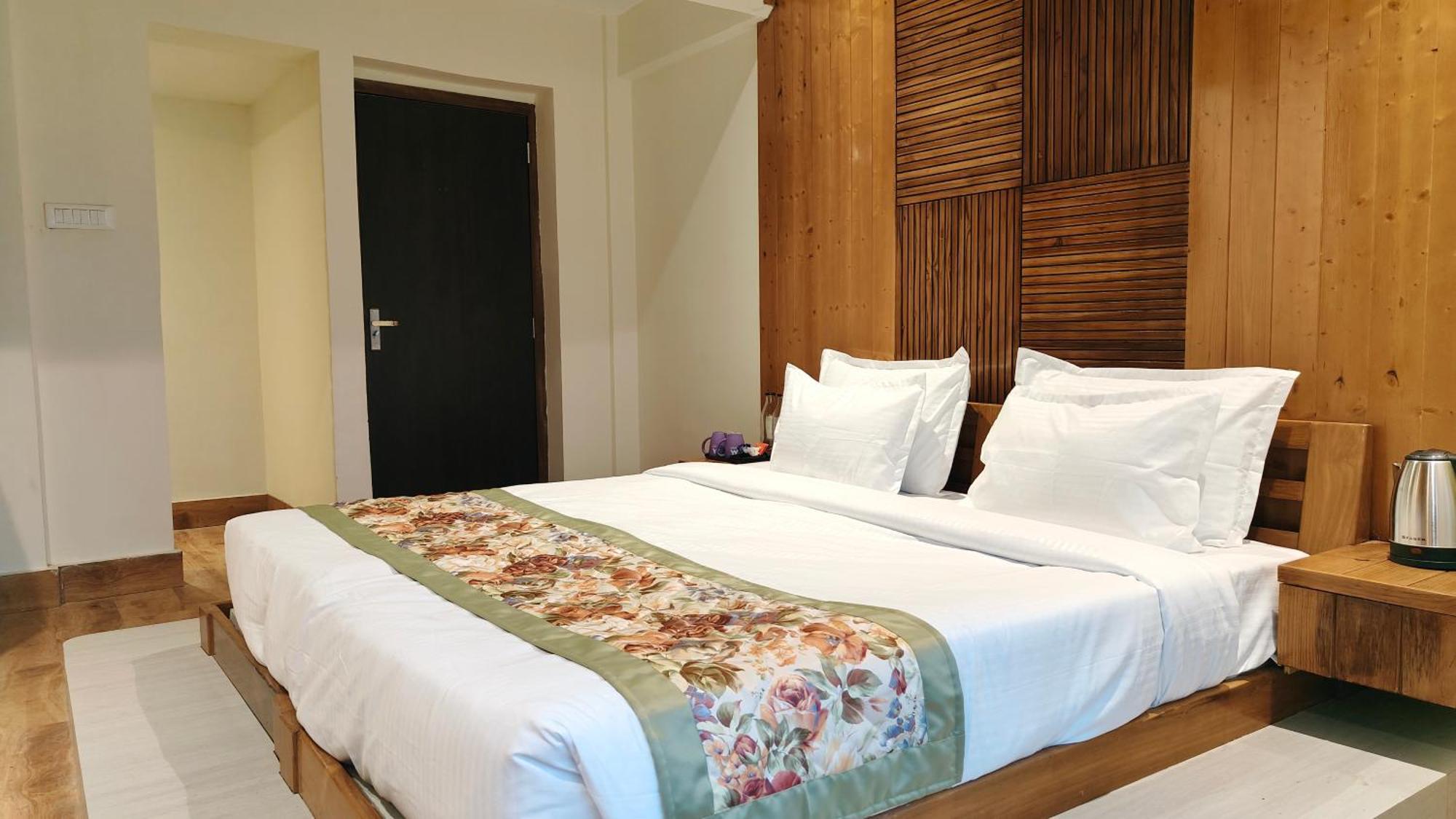 Mount Polaris Suites & Spa Калимпонг Екстериор снимка